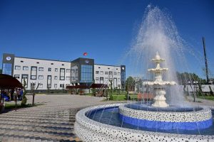 Ташиевдердин үй-бүлөсү 570 миллион сомго төрөт үйүн куруп берди